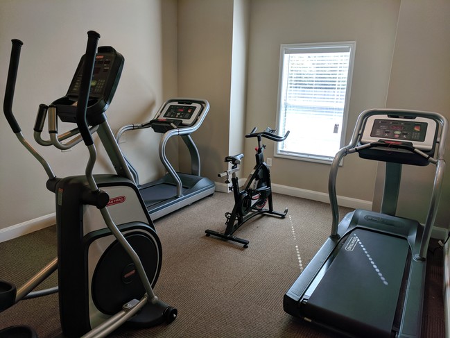 Fitness Center - 1015 Gilmer Rd Unit 124