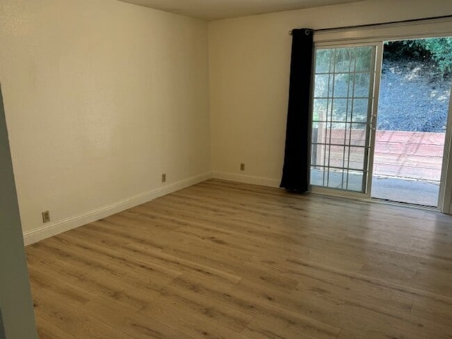 Photo - 3 Bedroom, 2 bath home with indoor laundry...