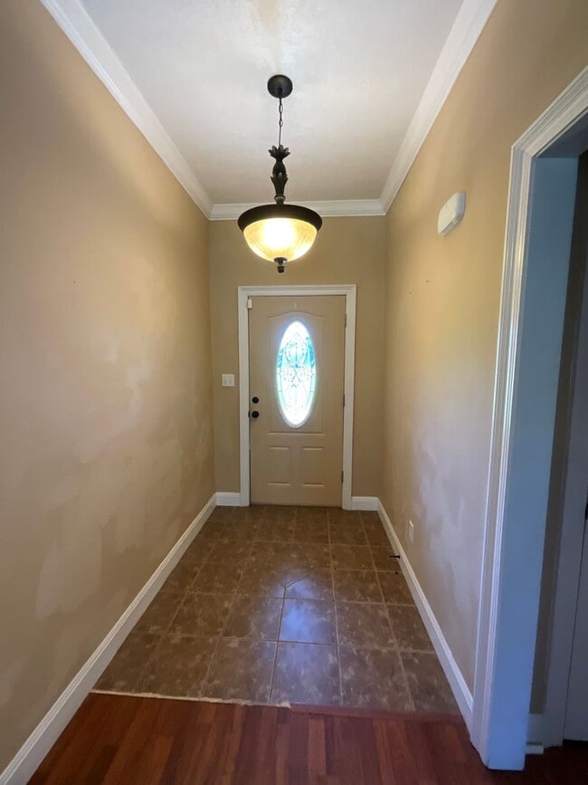 Photo - 110 James Dr