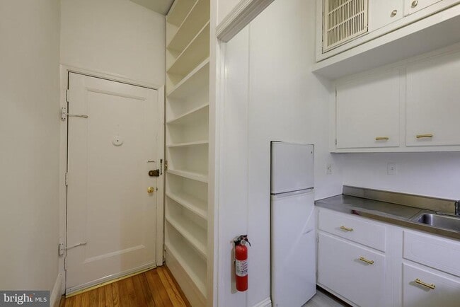 Photo - 2908 Q St NW Unit 105