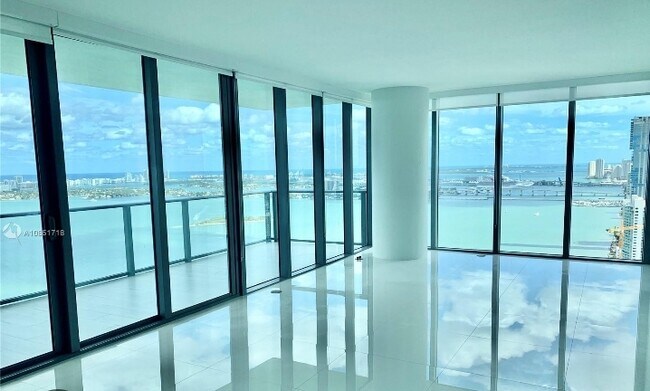 Building Photo - 240 Biscayne Blvd Unit 3504