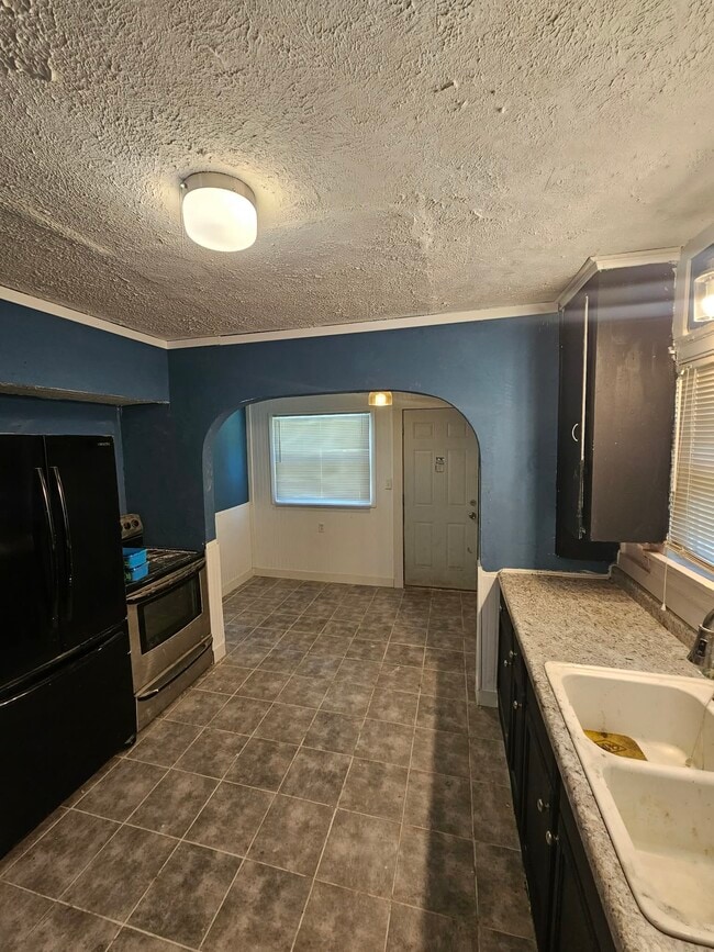 Photo - 250 Helen Ave