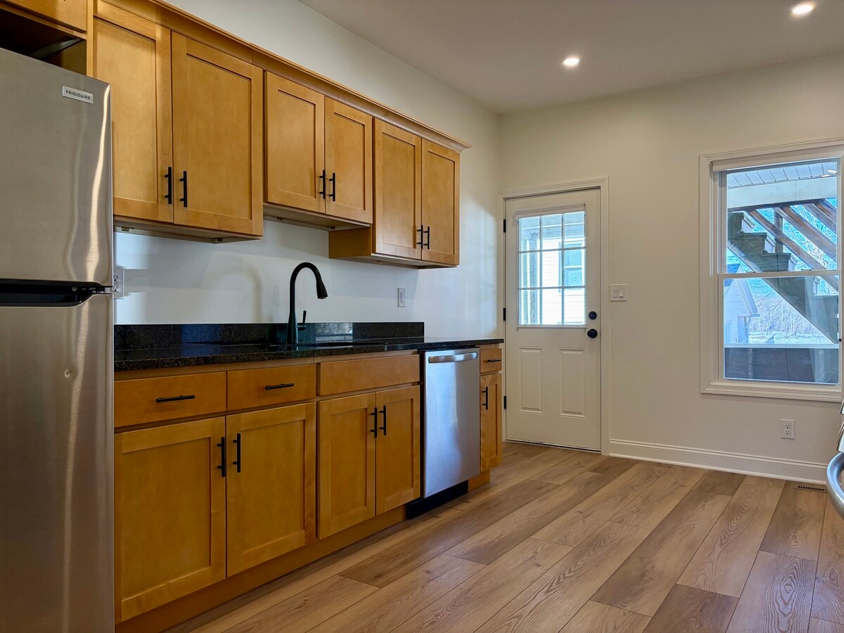 Photo - 44 S River St