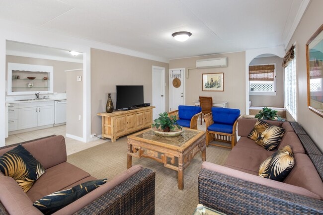 Building Photo - Steps from beautiful Kailua Beach, fully furnished 3 bedroom, 2 bath single family home