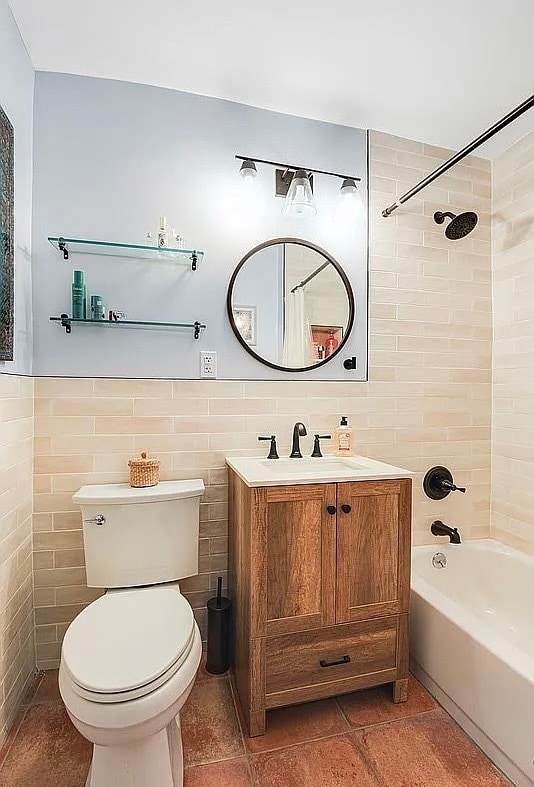 Photo - 400 E 17th St