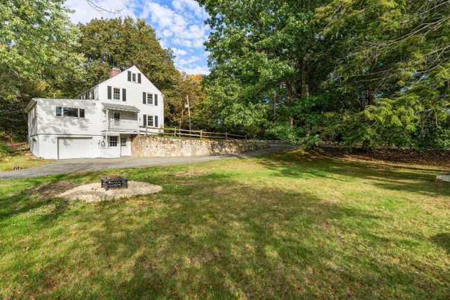 Photo - 410 Conant Rd