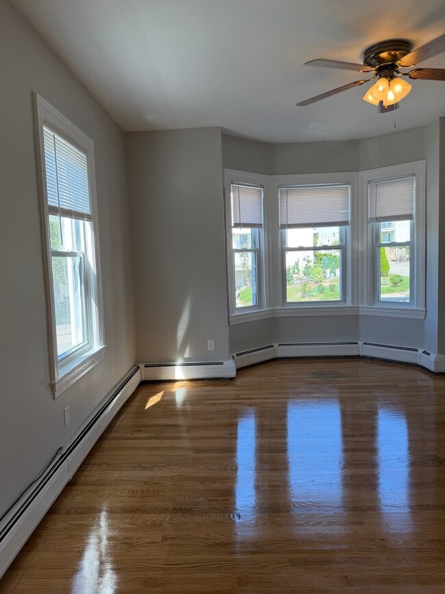 77 Langley St Unit 1