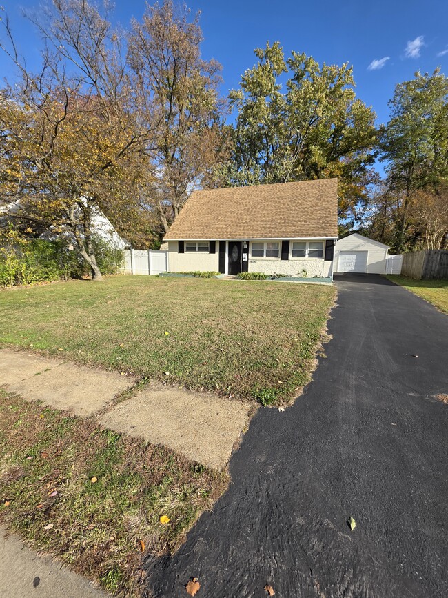 Building Photo - 1406 Montgomery Rd