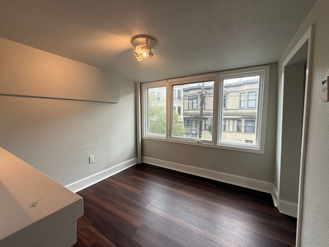 Building Photo - 780-782 Treat Ave/ 2950 21st Street (7039rc) Unit 780