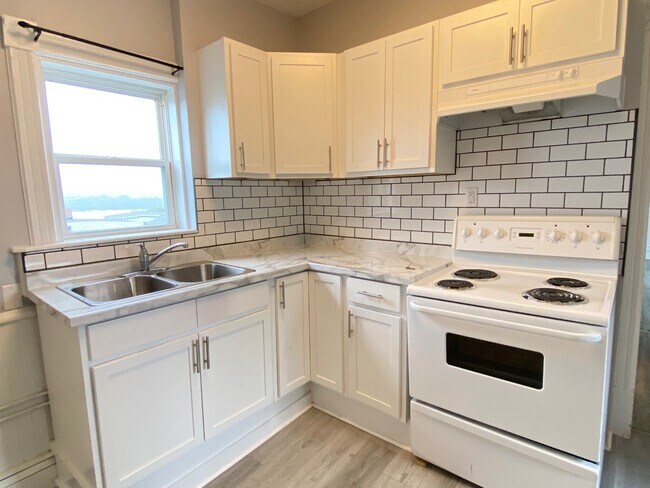 Building Photo - 48 Kennedy St Unit 3