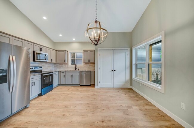 Photo - 525 Harrison Ave