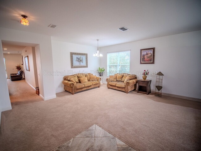 Photo - 9861 Lenox St