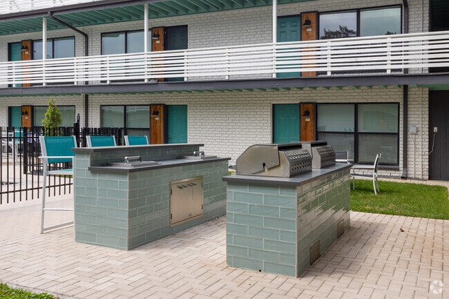 Outdoor grills - Melrose