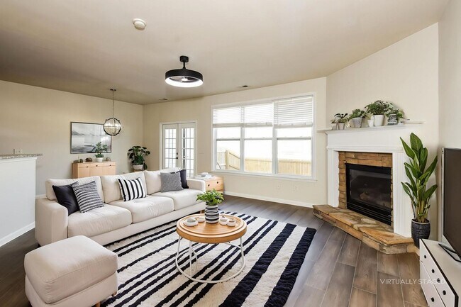 Photo - Beautifully Updated 3 Bedroom Home with Modern Upgrades in Marietta Unit 26