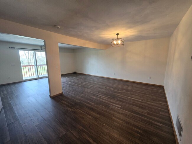 Photo - Beautifully Updated 3 Bedroom 2.5 Bathroom Townhouse - Golf Course View!