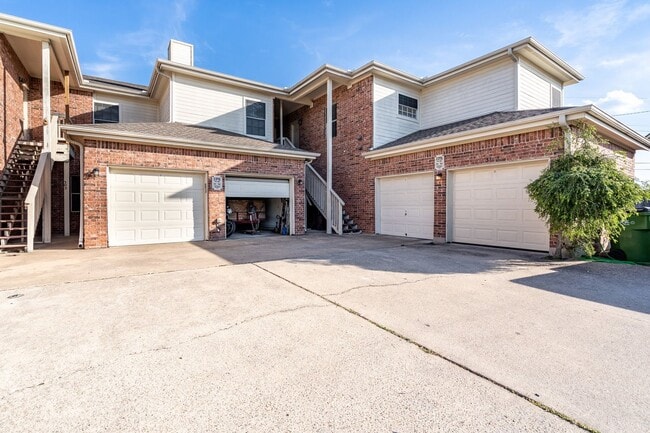 Building Photo - 311 Rawhide Loop