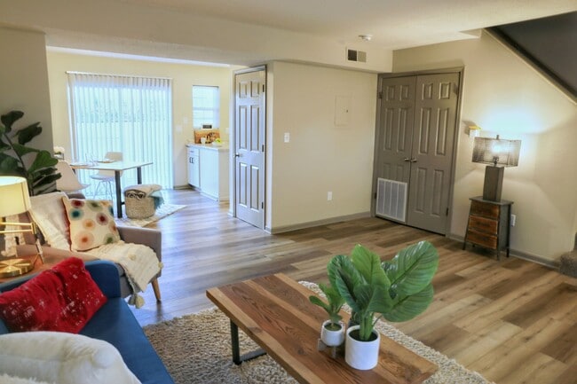 Bella Vista Townhomes