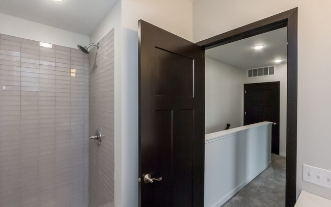 Photo - 166 E Prentiss St