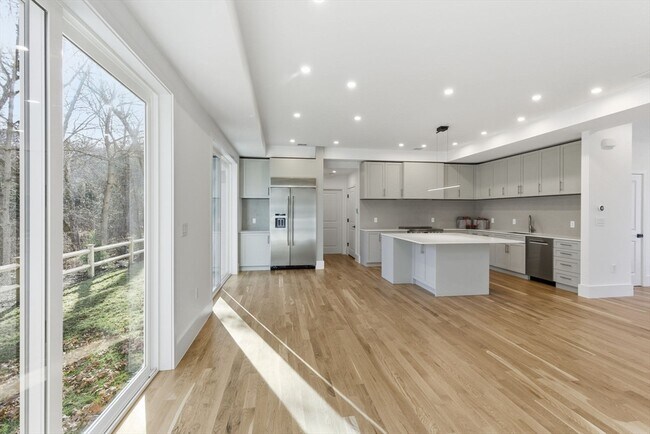 Photo - 82 Louise Rd