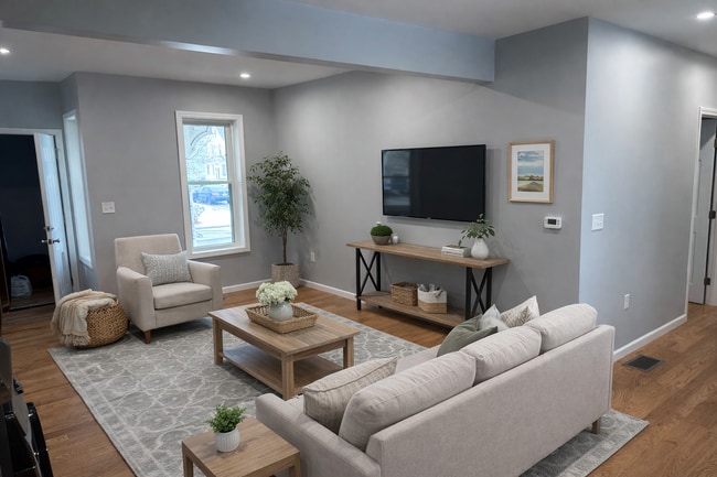 Photo - 48 Hastings St