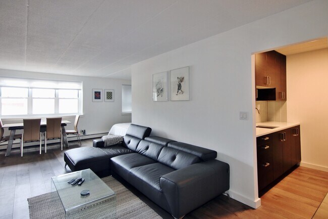 Photo - 27 Northill St Unit 2W