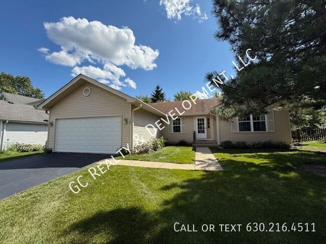 Building Photo - 735 Grandview Dr Rental