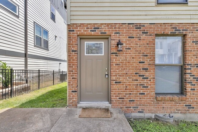 3319A Felicia St