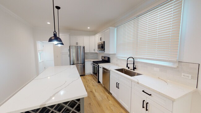 Photo - 1021 S Hayworth Ave Unidad 1021