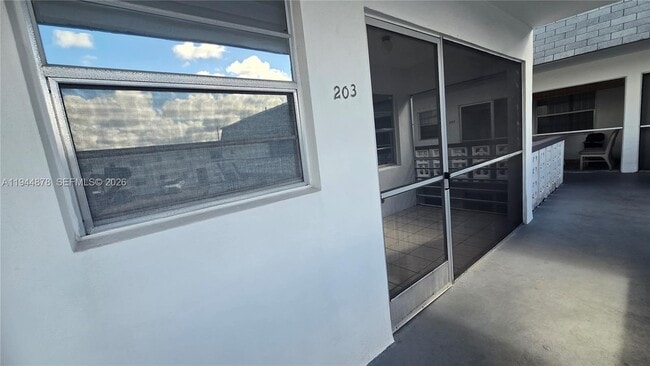 Photo - 1700 Cleveland St Unit 203