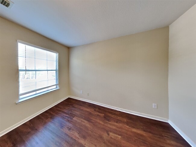 Building Photo - 8310 Wainwright Way