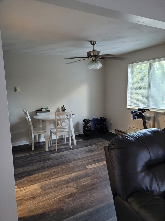 Photo - 120 E Church St