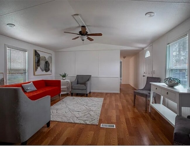 Photo - 9874 Lakeshore Dr