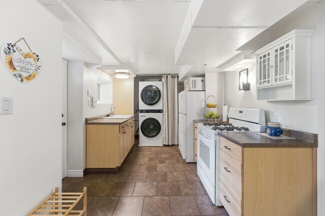 Kitchenette - 1515 Arboretum Pl E Unit MIL