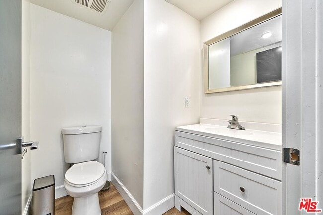 Photo - 14550 Burbank Blvd Unit 105