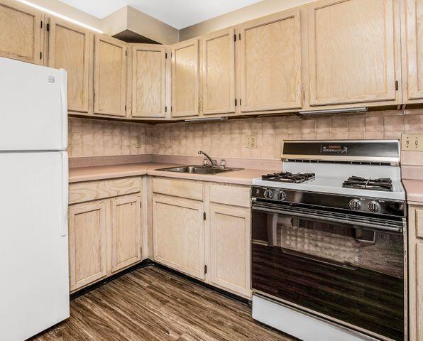 Photo - 2025 E Greenwich Ave