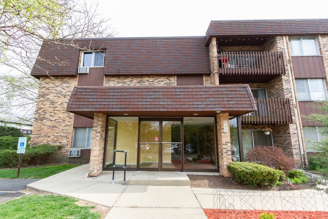 Photo - 940 E Old Willow Rd Unit 211