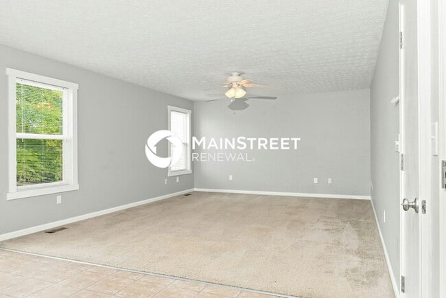 4 Bedroom Pet-Friendly Home in Lancaster, OH with Main Street Renewal