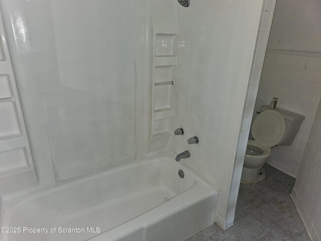 Photo - 423 E Lackawanna Ave