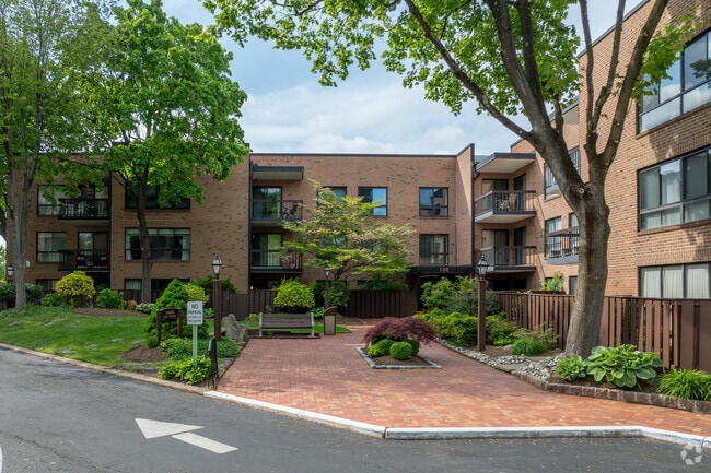 680 Huntingdon Pike Huntingdon Valley, PA - Hill House