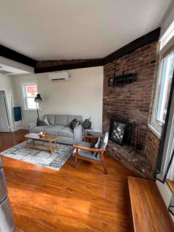 Photo - 200 S West St