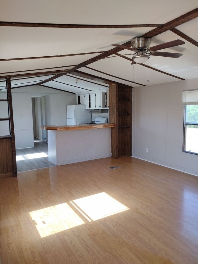 Photo - 3 Bedroom/2 Bath home on large fenced lot