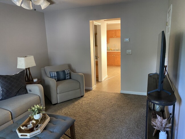 Photo - 235 Gladwell Ave Unit 1