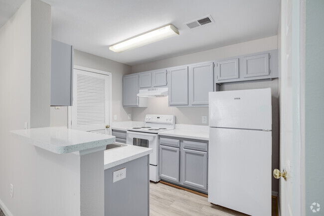 3BR, 2BA - 1,007SF - Kitchen
