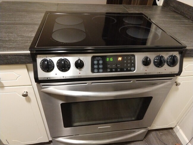 Photo - 6134 NE Oregon St