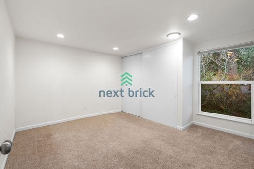 Photo - 2 BED & 1.75 BATH FOR RENT