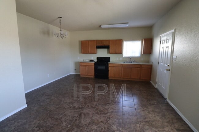 Photo - 17124 Mandarin Ave