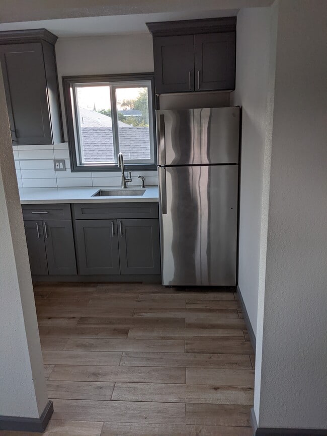 Photo - 481 Vaughn Ave