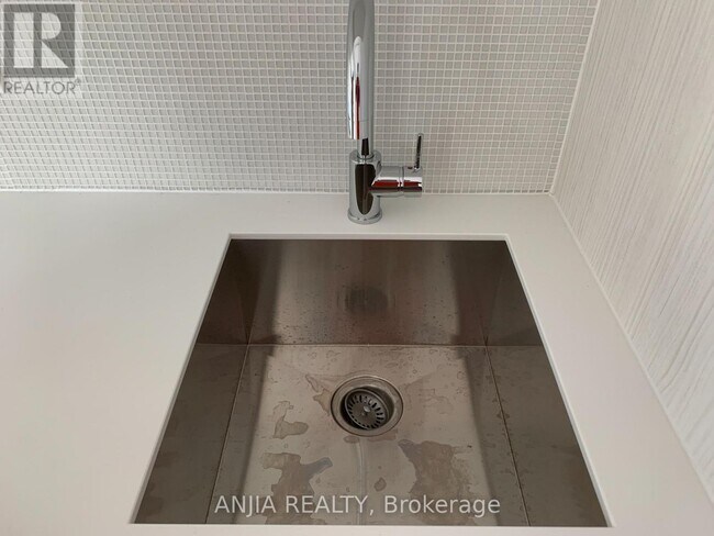 Photo - 197 Yonge St Unité 1308