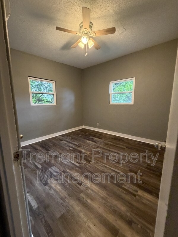 4607 Highland Ave