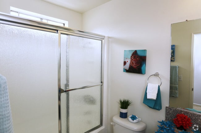 1BR, 1BA - 578 SF